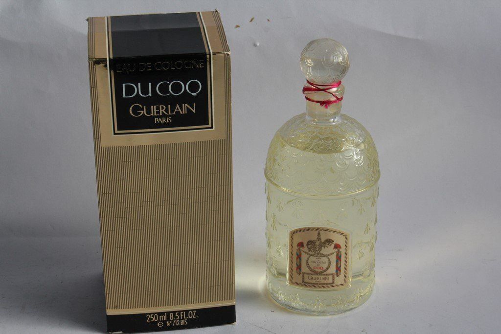 Guerlain Profumi & Eau de Toilette: GUERLAIN Eau de Cologne Du Coq 250 ml – Usato da Vandoeuvres venduto da Dom-Tom