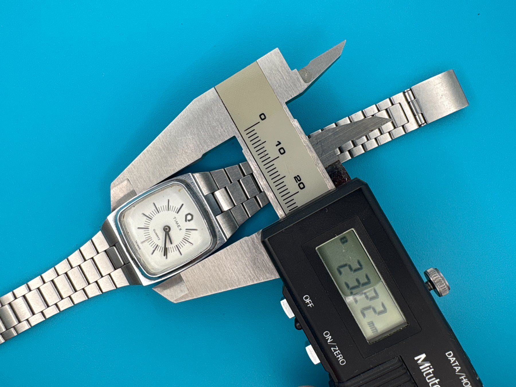 Timex Montres: Klassische, schlichte Vintage Timex Quarzuhr – D'occasion à Elgg par Jo_Naj 6