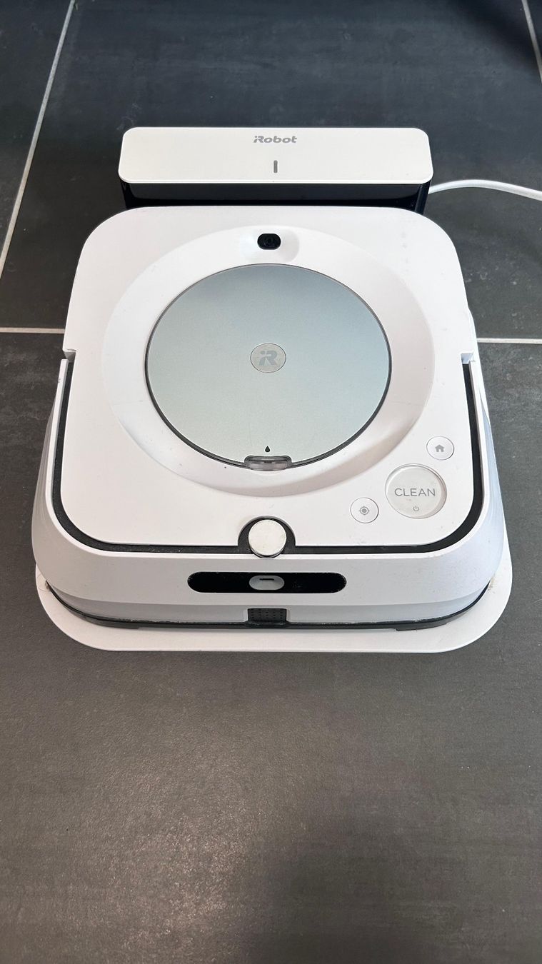 Tutte le macchine: iRobot Braava Jet m6 – Usato da Basel venduto da and_9pj9