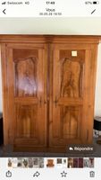 Armoire en bois massif deux portes état correct