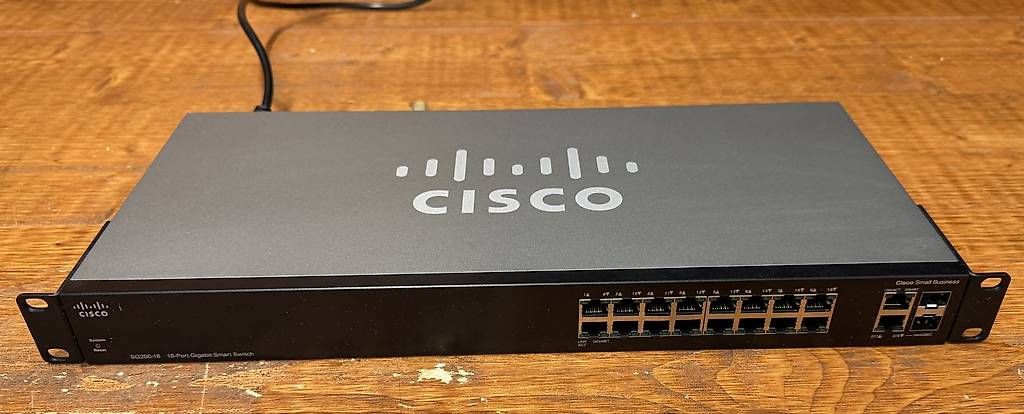 Hub & Switch: Cisco Switch, SG200-18 – Usato da Rüti ZH venduto da Philippek