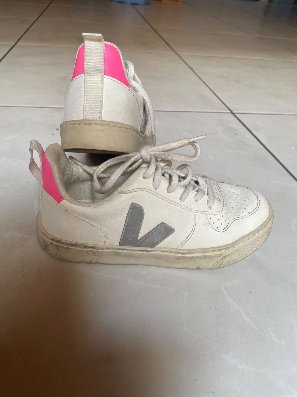 Veja Chaussures garçon: Veja Kindersneaker Grösse 31 – D'occasion à Malans GR par joa_pq8f