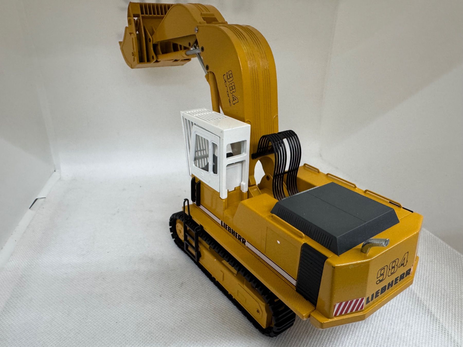 Liebherr Kit di modellismo & Modellini statici: Liebherr Hydraulikbagger R 984 B Conrad – Usato da Luzern venduto da aa43modelcars-Luzern 3
