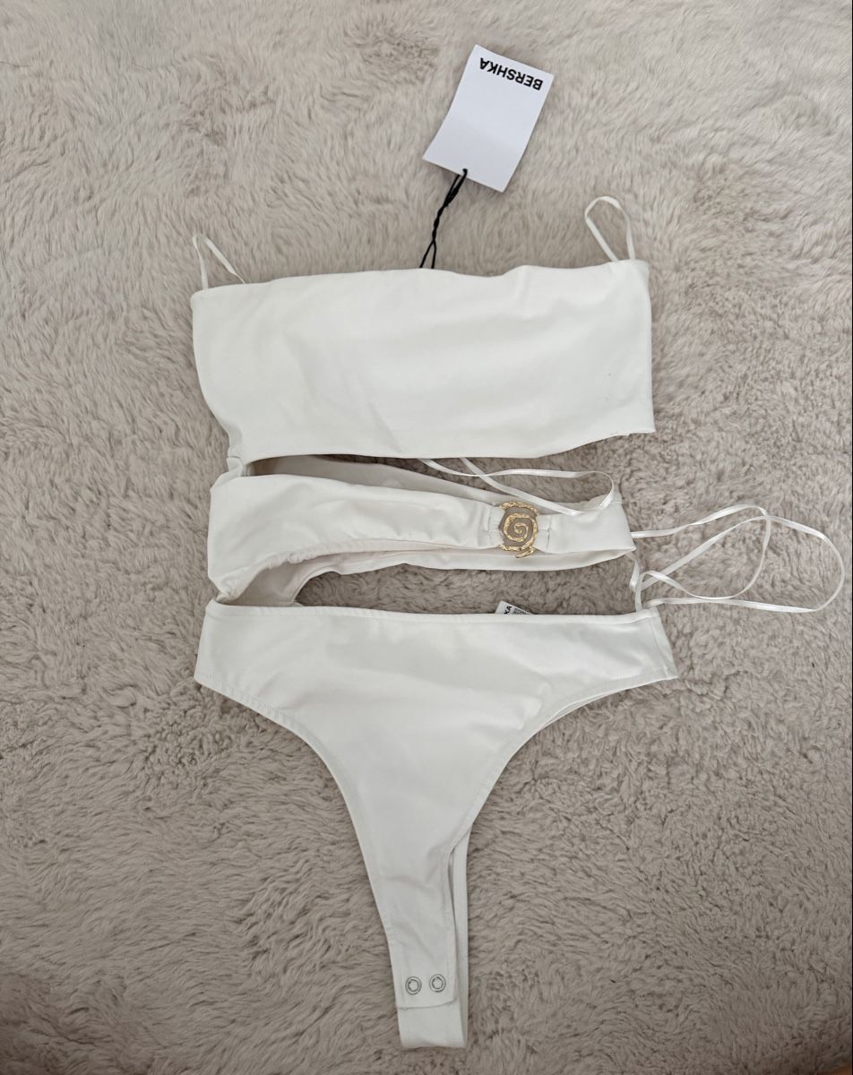 Bershka Tops: Bershka Body – Neuf avec emballage d'origine à Tecknau par gab_bl8s