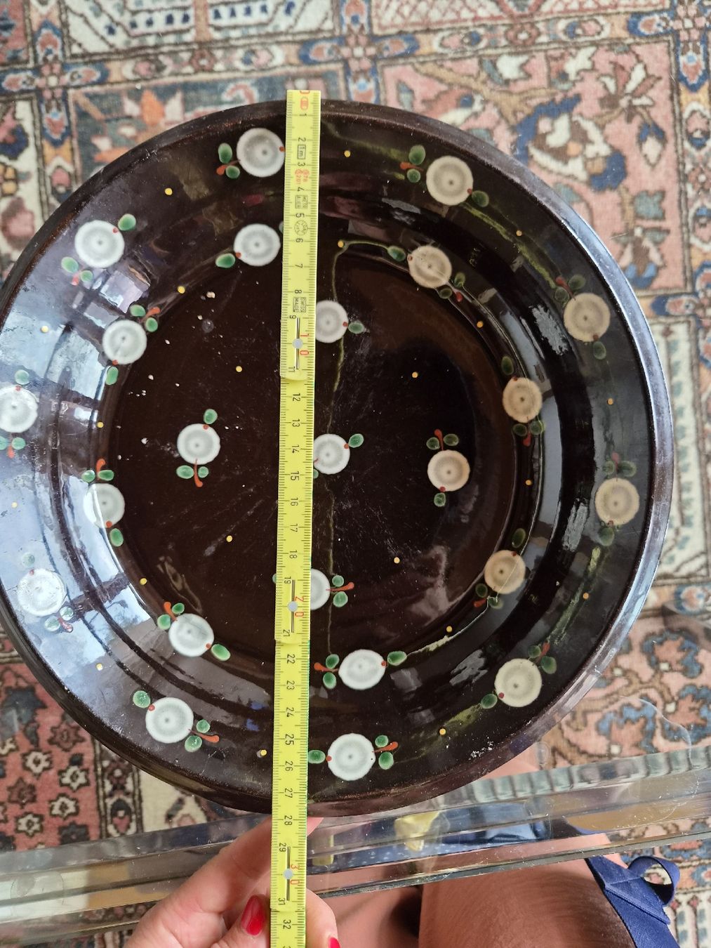 Schalen: Tonschale braun mit Blumenmuster handgemacht 29cm – Gebraucht aus Herisau von Mischoma 2