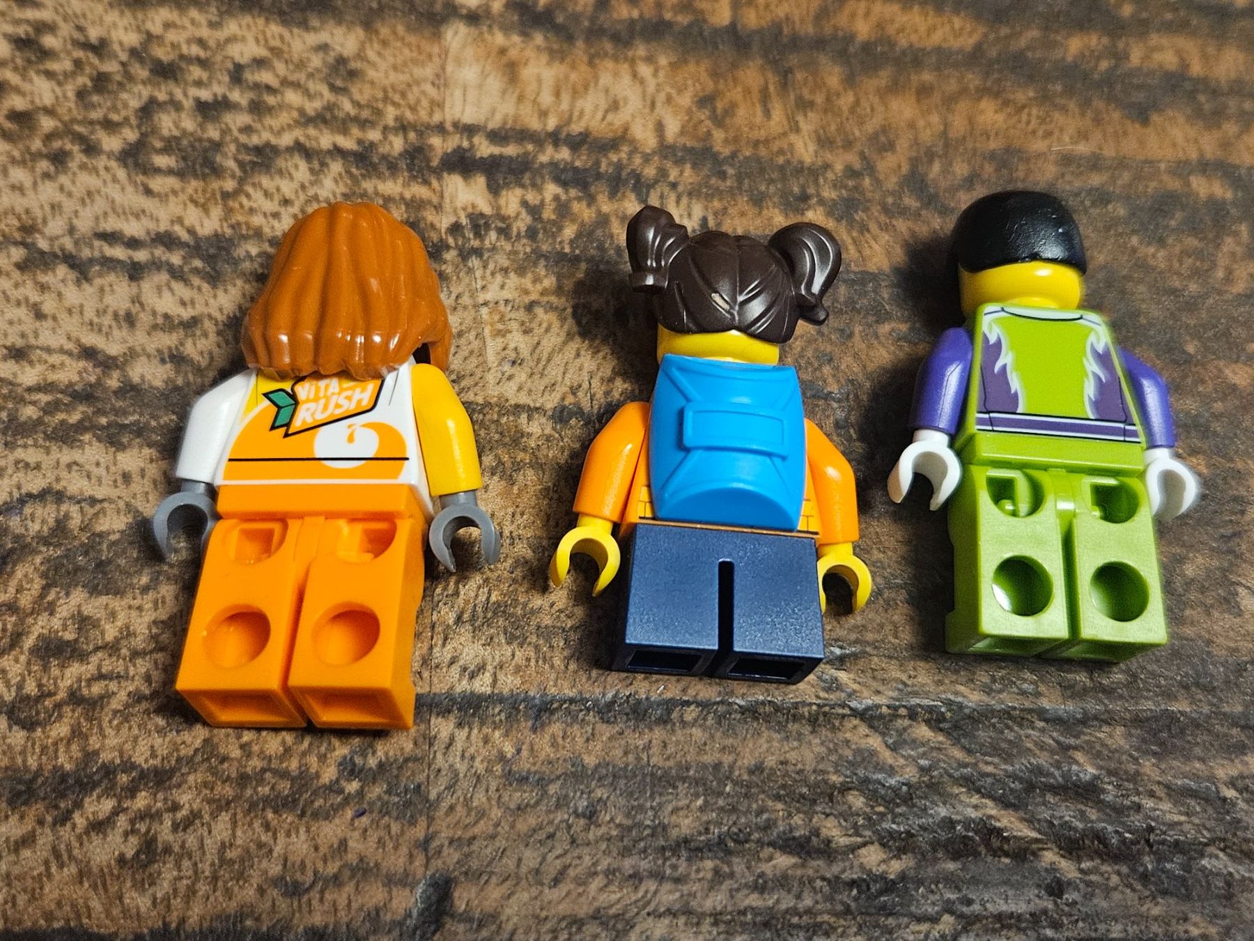 Lego Kit di costruzioni: lego lot de 3 figurines – Usato da Confignon venduto da Ecrofigs 1