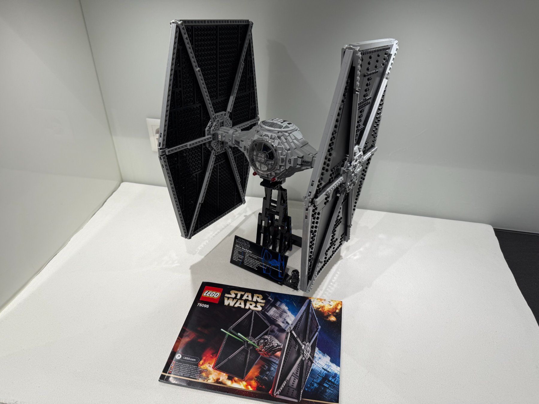Lego Kit di costruzioni: 75095 LEGO Star Wars UCS Tie Fighter – Usato da Muri AG venduto da Lego-Collector 4
