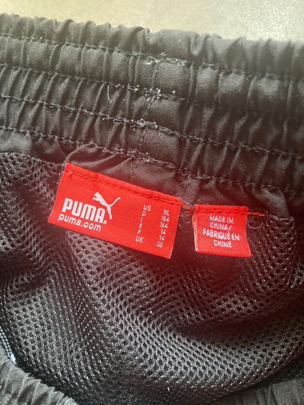 Puma Hosen: Puma Shorts Top Zustand – Gebraucht aus Bischofszell von Silberviolett 3