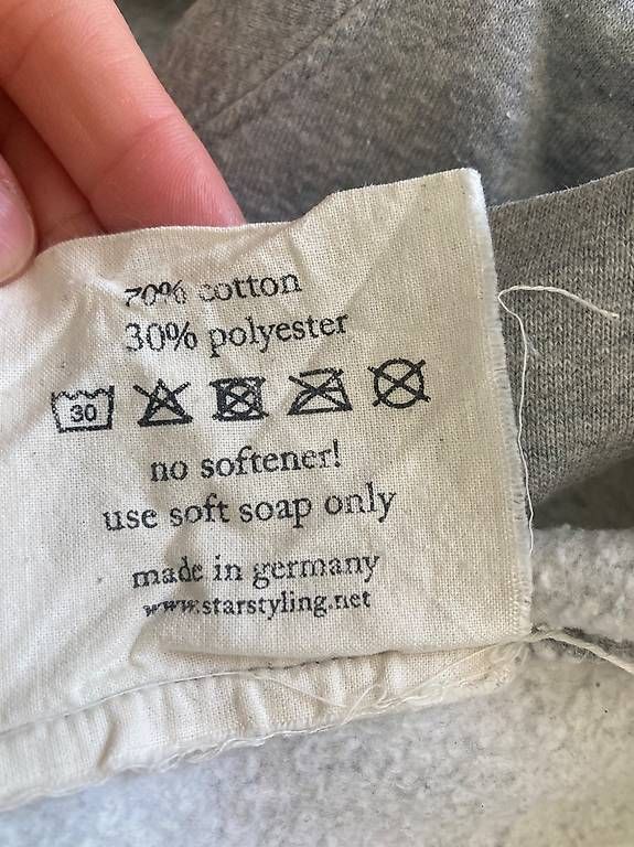 Maglioni & Felpe: Cooler Pullover mit bunten Punkten – Usato da Zürich venduto da rundeshaus1 3
