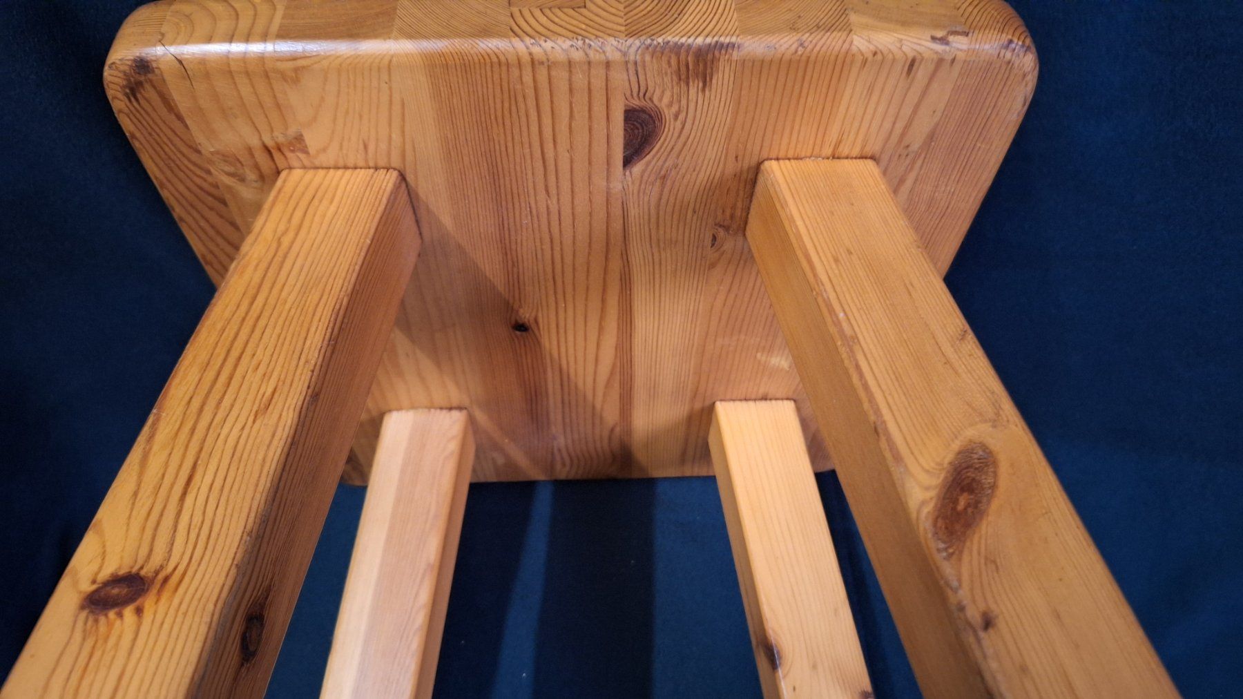Articoli in legno: Vintage robuster Kieferholz Blumenhocker – Usato da Arlesheim venduto da shopradl 7
