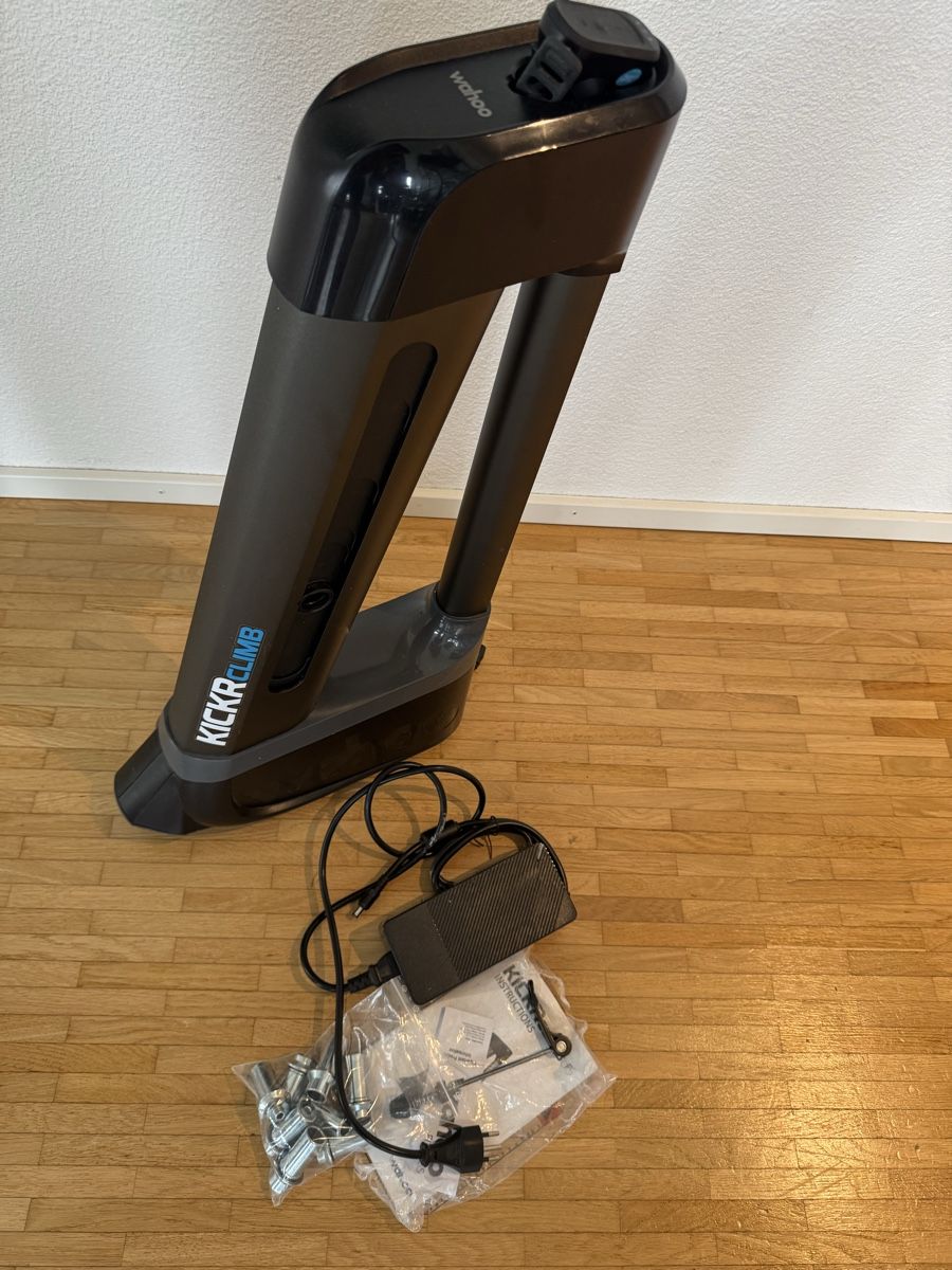 Wahoo Hometrainer: Wahoo KICKR CLIMB Indoor Grade Simulator - Like New! – Usato da Zürich venduto da JAGD-bikes 4