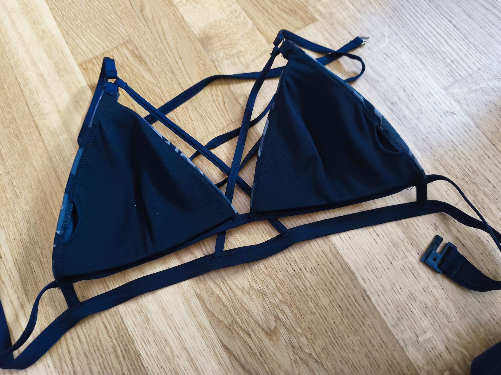 Costumi da bagno & Bikini: Bikiniobeteil Gr. M Camouflage – Usato da Näfels venduto da ChocolateMuffin 3