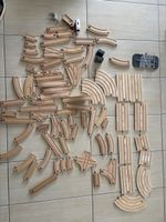 Verschiedene Holz-Eisenbahnschienen