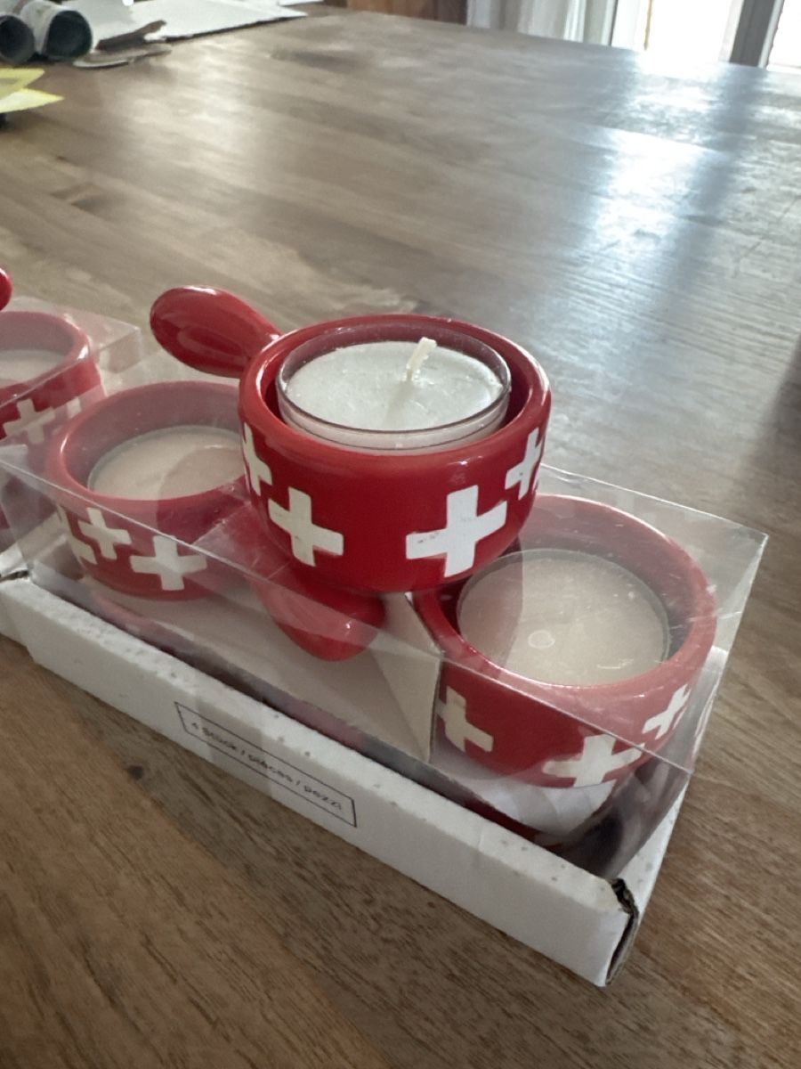 Bougeoirs: Teelichthalter mit Schweizer Kreuz rot 10 stk. – Neuf avec emballage d'origine à Spiez par chri-ga 1
