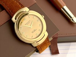 A fine & rare Rolex Cellini Lady in massive 18K Gold
