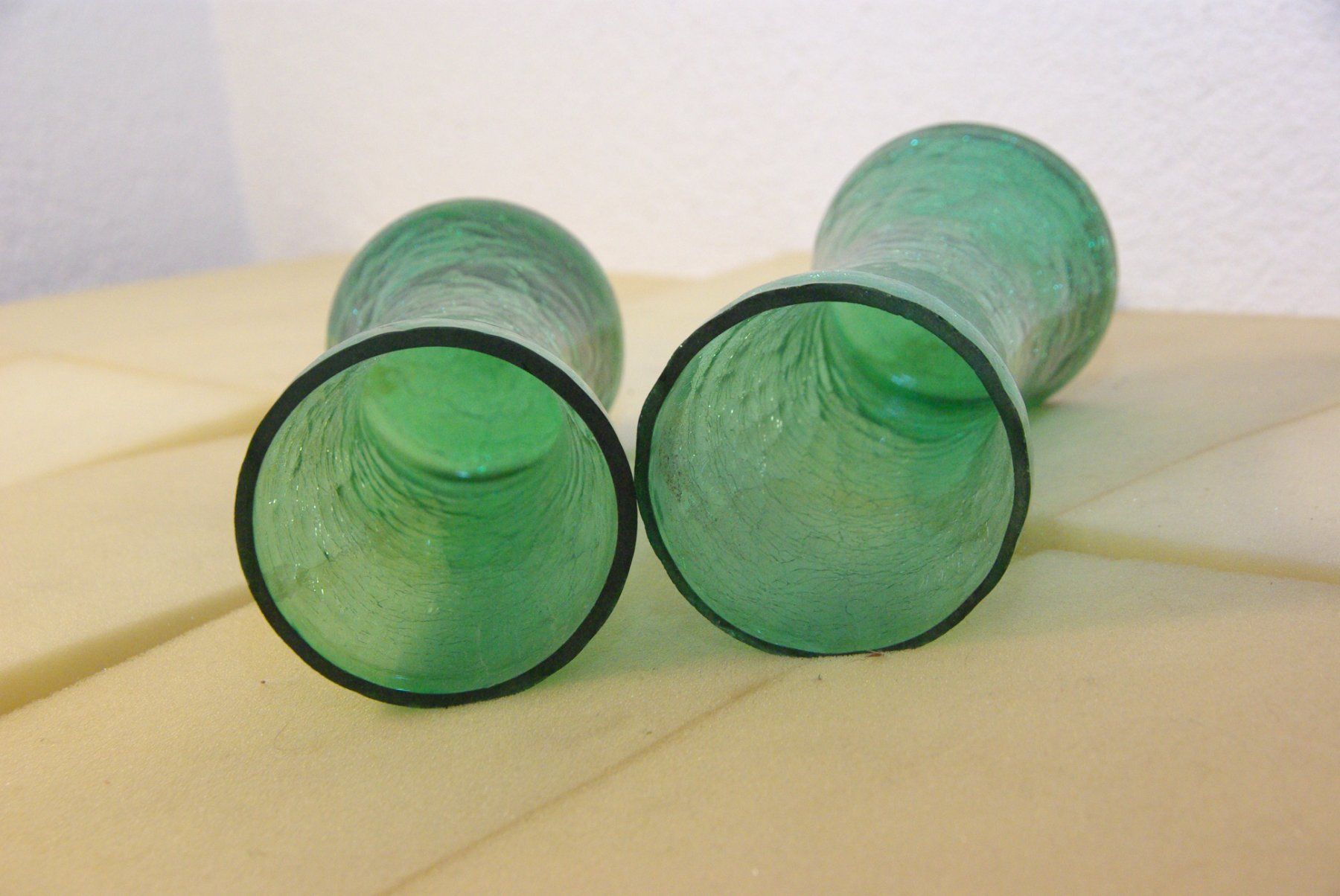 Vasi & Recipienti: 2x grüne Glas Vasen - Splitter Optik – Nuovo (secondo la descrizione) da Herisau venduto da Cevianer1844 2