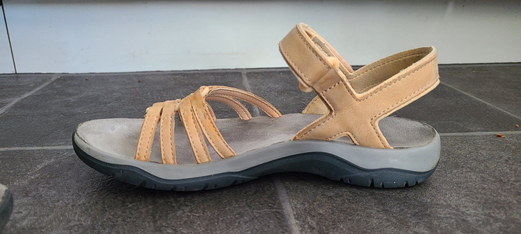 Teva Scarpe da donna: Trekkingsandalen von Teva, Gr. 37 – Usato da Basel venduto da Luzora 2