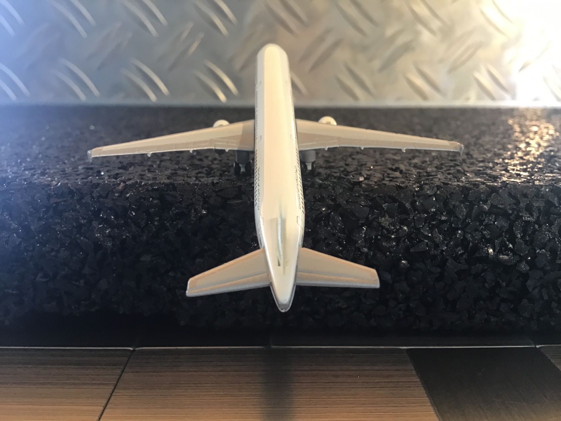 Herpa Kit di modellismo & Modellini statici: HERPA MEA AIRBUS A321 1:500 – Usato da Männedorf venduto da Spezial-Modelle 2