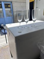 102 verres à pied 