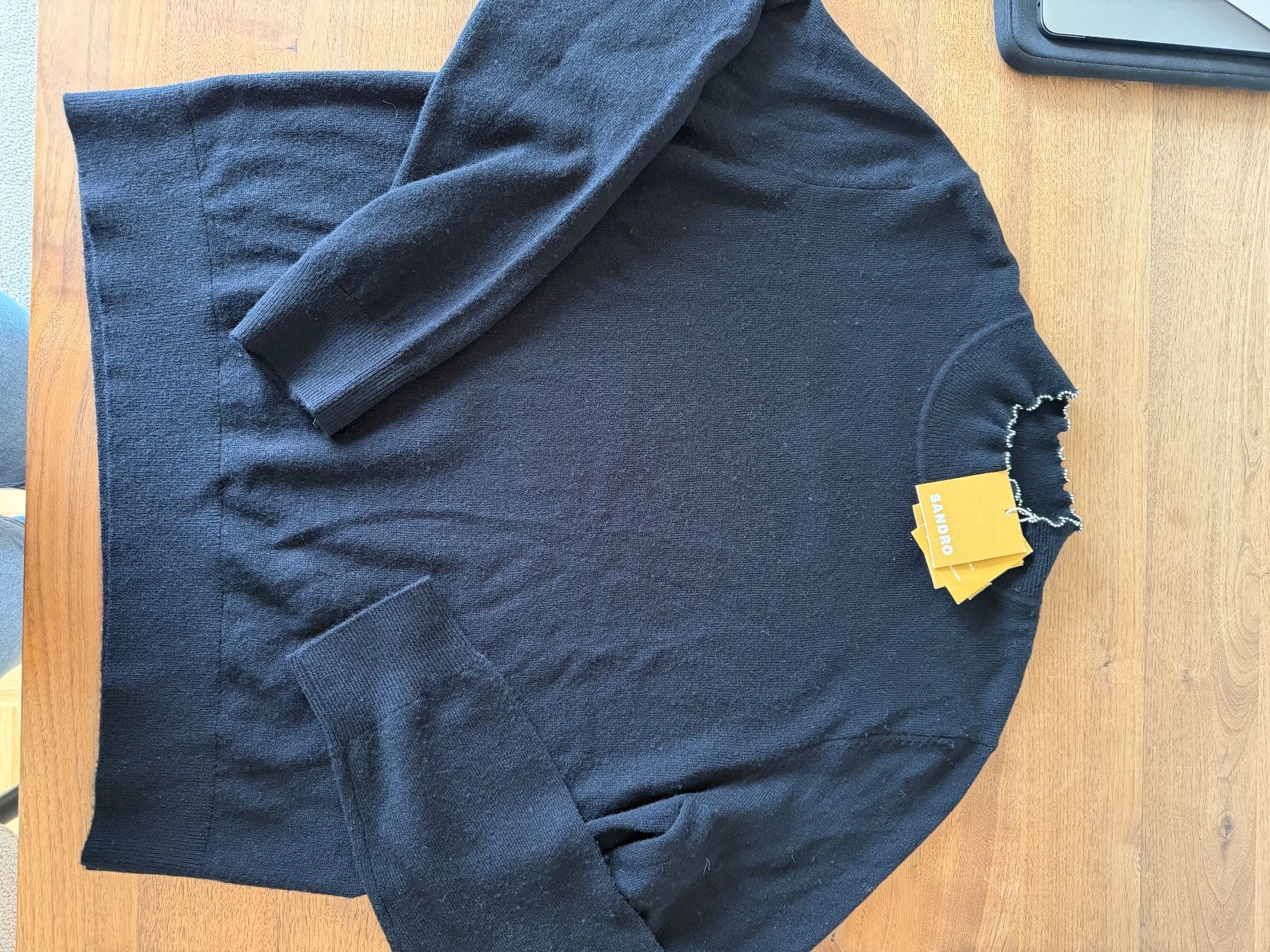 Maglioni & Felpe: Sandro Pullover schwarz – Nuovo (secondo la descrizione) da Wädenswil venduto da theresa_soph