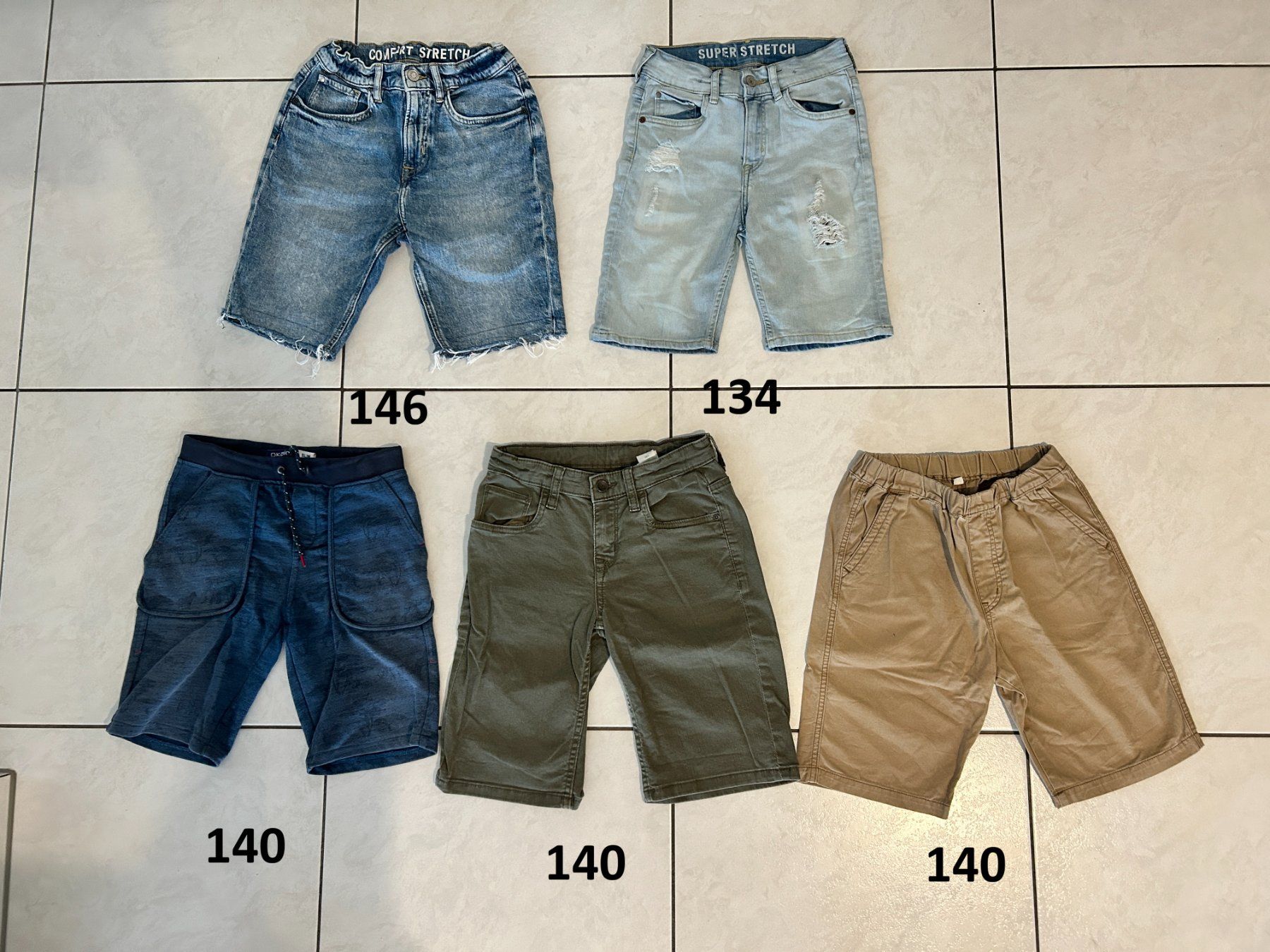 Pantaloni: Kurze Hose Set Gr.134-146 – Usato da Emmenbrücke venduto da LuTi80