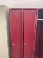 Lista Doppel Garderobe in Rot zu verkaufen!