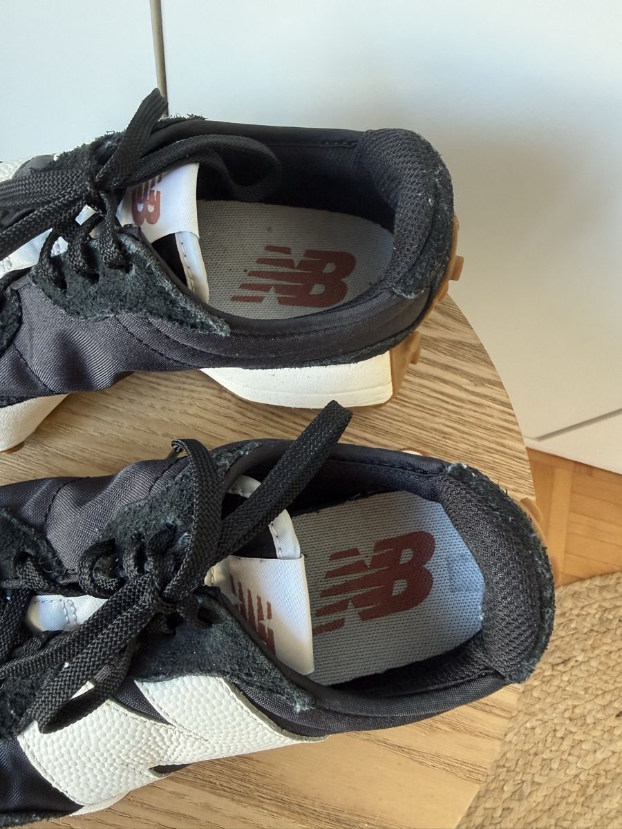 New Balance Scarpe da donna: New Balance 327 – Usato da Luzern venduto da Aistee 7