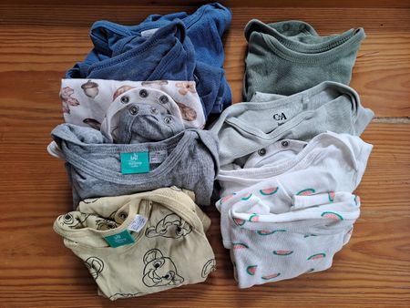 Lot de bodies bébé, taille 74 à 86.