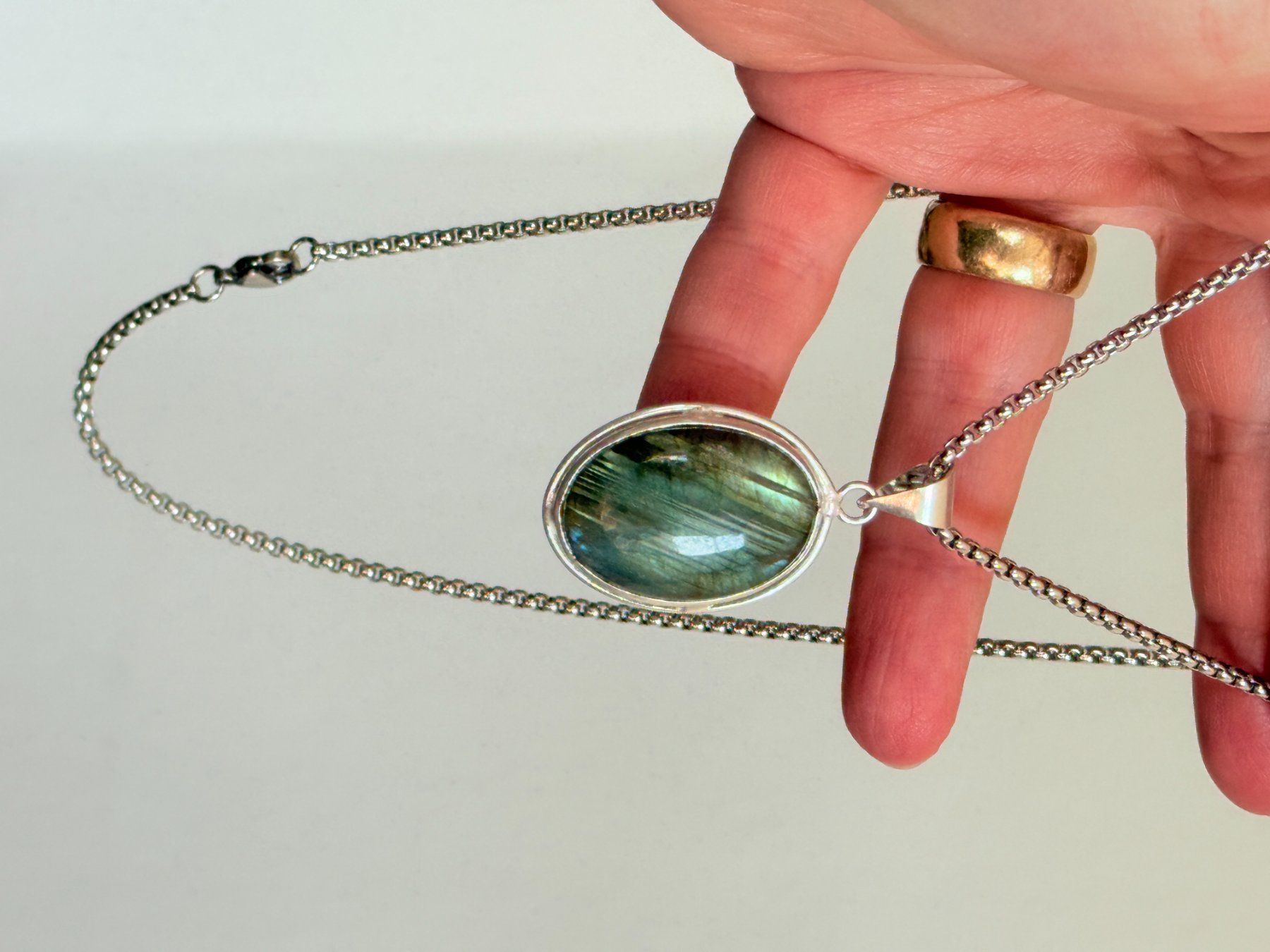 Catenine: Collier avec Pendentif Pierre de Labradorite ✨ – Nuovo e nell'imballaggio originale da Genève venduto da AGBERG 9