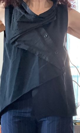 Super originale tunique LUUKAA noire, pleine de détails t.38