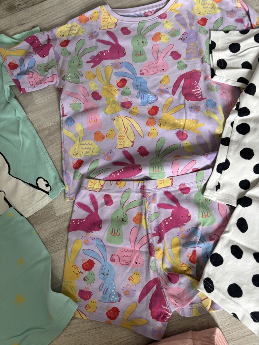 Ensembles coordonnés: Kleiderpaket Mädchen, 3 Pyjama & 1 Pulli, Gr. 134 – D'occasion à Erlinsbach SO par flick20 2