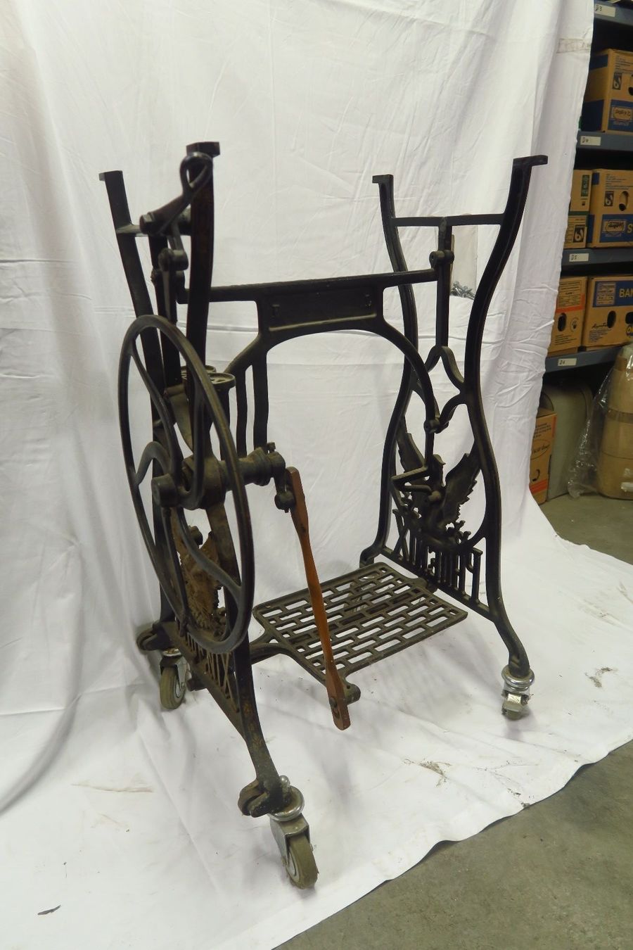 Phoenix Macchine da cucire: Antike Tret - Nähmaschine Phoenix – Usato da Chur venduto da JennyAlexander 3