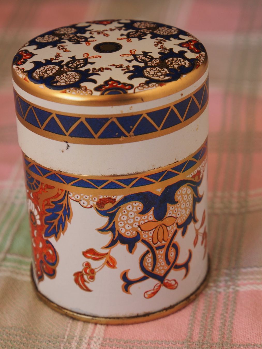 Barattoli: Boite en fer blanc décorée vintage Bäseli? – Usato da Ovronnaz venduto da Etagne68 2