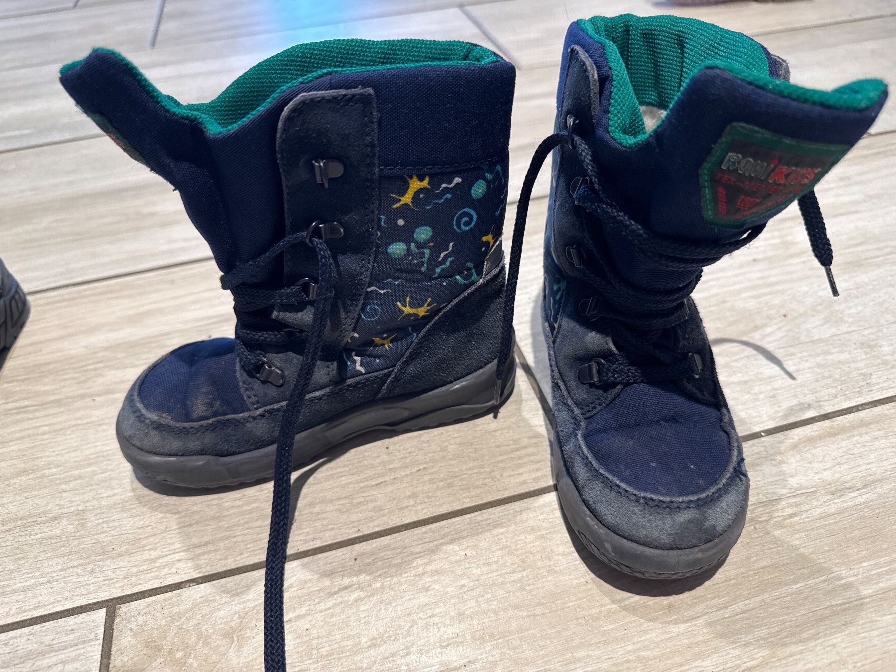 Scarpe per ragazzi: Winterschuhe Gr 25 – Usato da Gelterkinden venduto da Familienferien 6