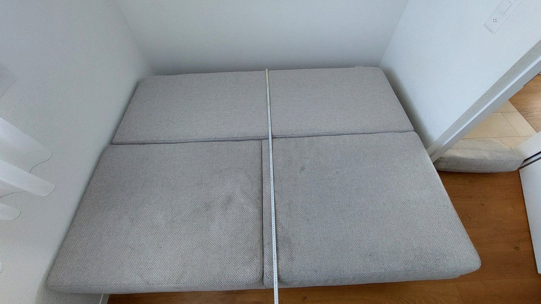 Divani: Schlafsofa / Bettsofa, hellgrau – Usato da Kaltbrunn venduto da AB92 1
