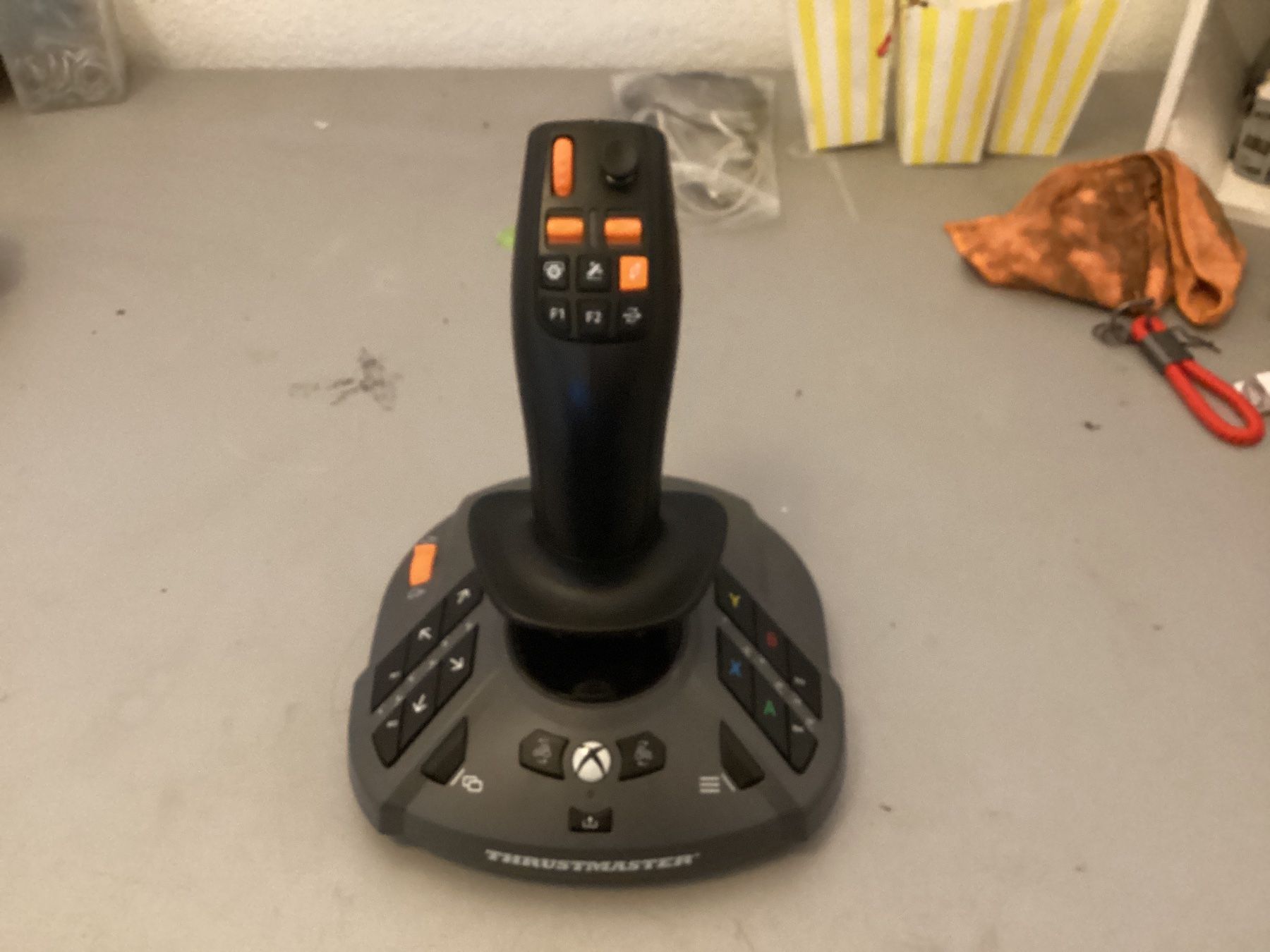 Thrustmaster Manettes: Thrustmaster Farmstick Xbox / PC – D'occasion à Lignières par Aswan1978