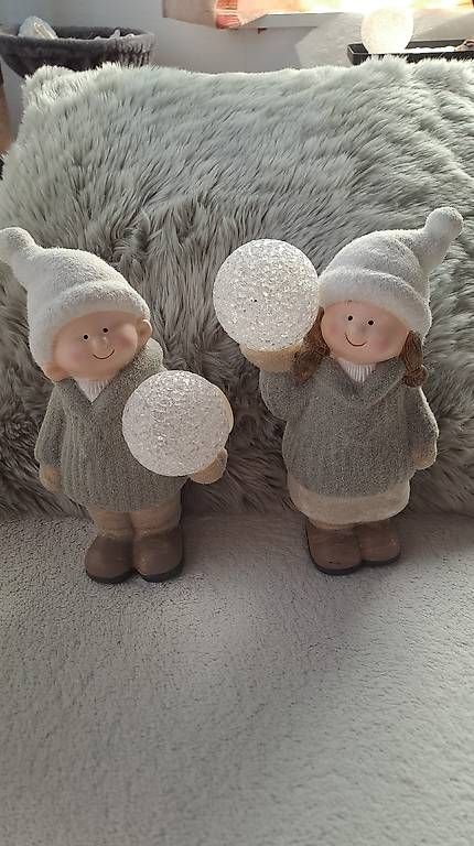 Statuette: Winter Pärchen mit Leuchtkugeln – Usato da Sulgen venduto da Bmabi