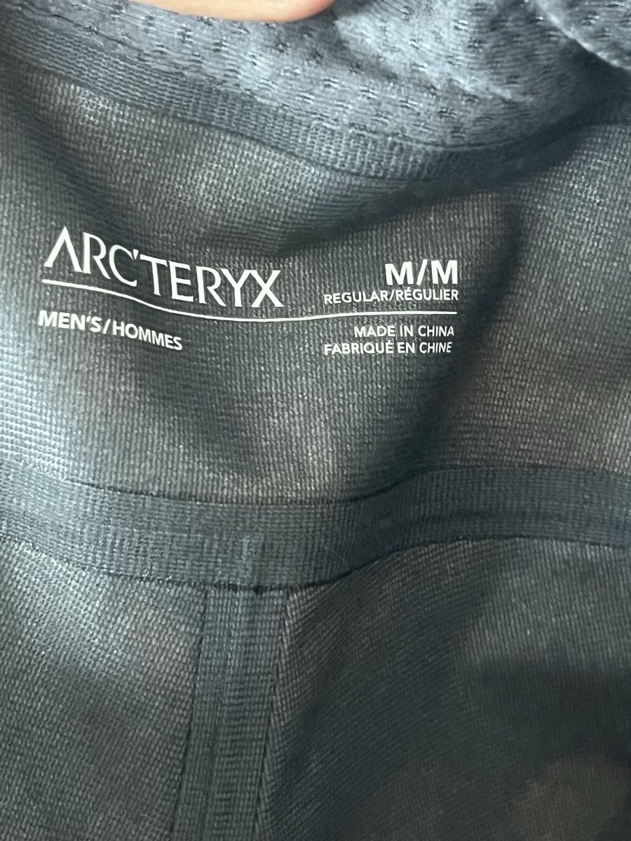 Arcteryx Pantaloni: NEW Arcteryx Sarbe print pants  – Nuovo e nell'imballaggio originale da Fribourg venduto da 7vo_pd22 4