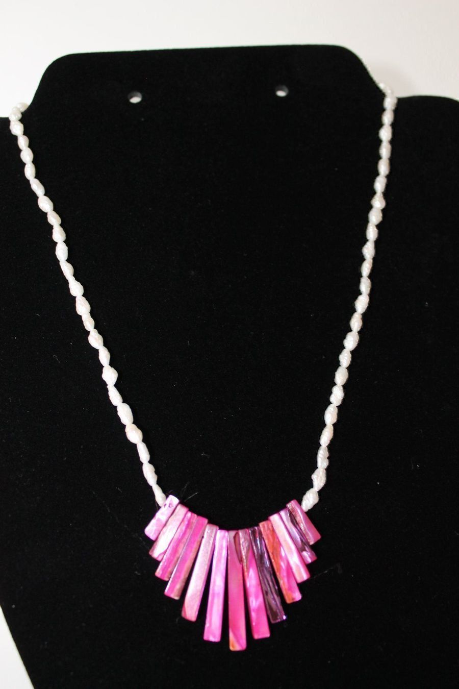 Catenine: Collier coquillage rose et perles d'eau – Nuovo e nell'imballaggio originale da Agiez venduto da chouchanelle 3