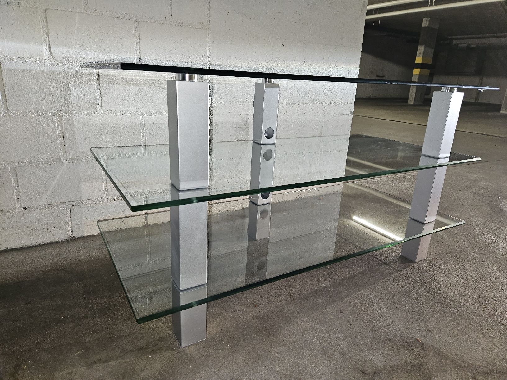 Mobili TV: Fernsehmöbel / HiFi-Rack – Usato da Ostermundigen venduto da sch_y9pq