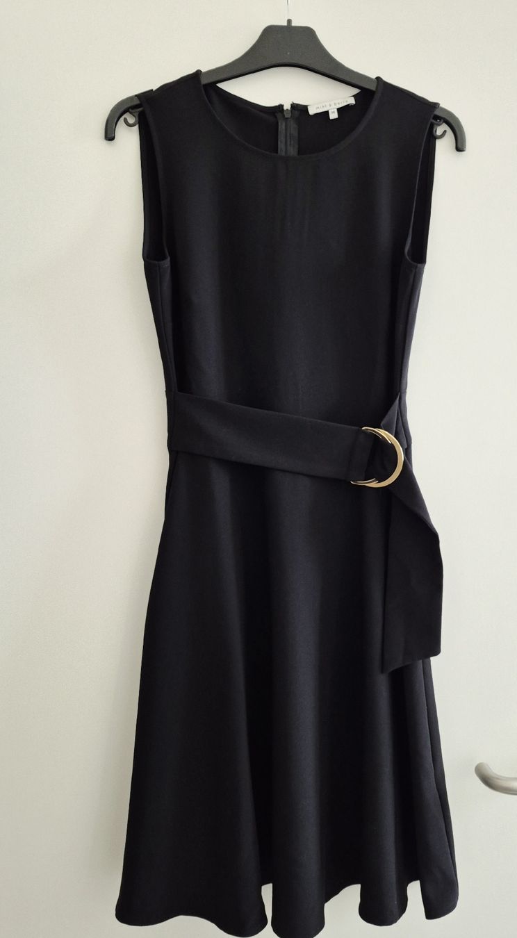 Kleider: Elegantes, ärmelloses, schwarzes Kleid Grösse 36 – Neu (gemäss Beschreibung) aus Wädenswil von Orso31 1