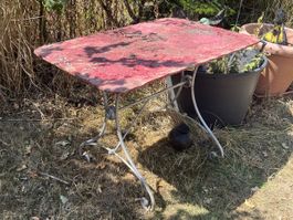 Historischer Blech Gartentisch