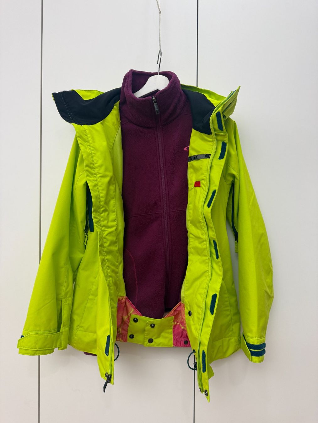 Oakley Completi & Tailleur: Oakley Damen Skianzug – Usato da Meilen venduto da manukau 3