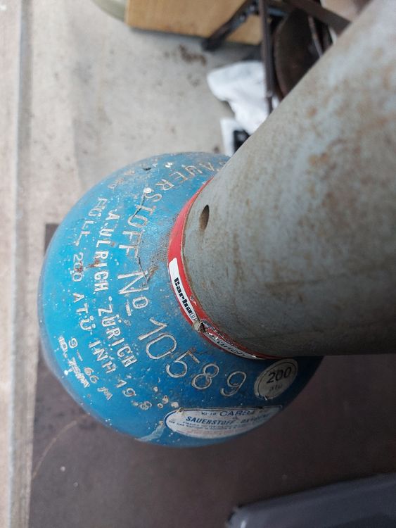 Gas-Geräte & -Technik: Schöne Sauerstoff Gasflasche gemäss Fotos – Gebraucht aus Kriens von Allerhand5 2