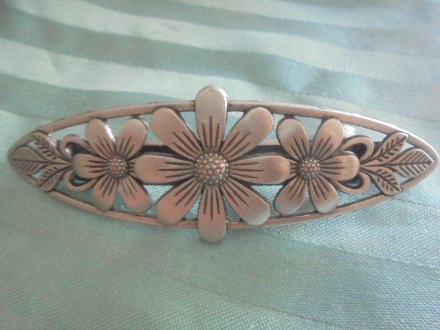 Accessoires pour cheveux: Haarspange mit Blumen – Neuf (Voir description) à Hinwil par Glasperlen