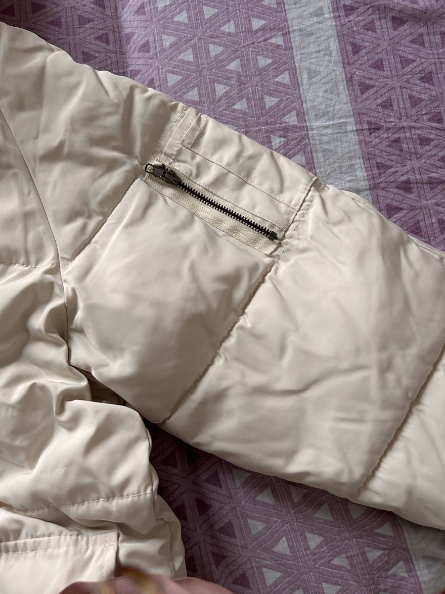 Cappotti: Winter Puffer Jacket - Women's Size Medium - Light Beige – Usato da Genève venduto da Noemie.wrmsi 1