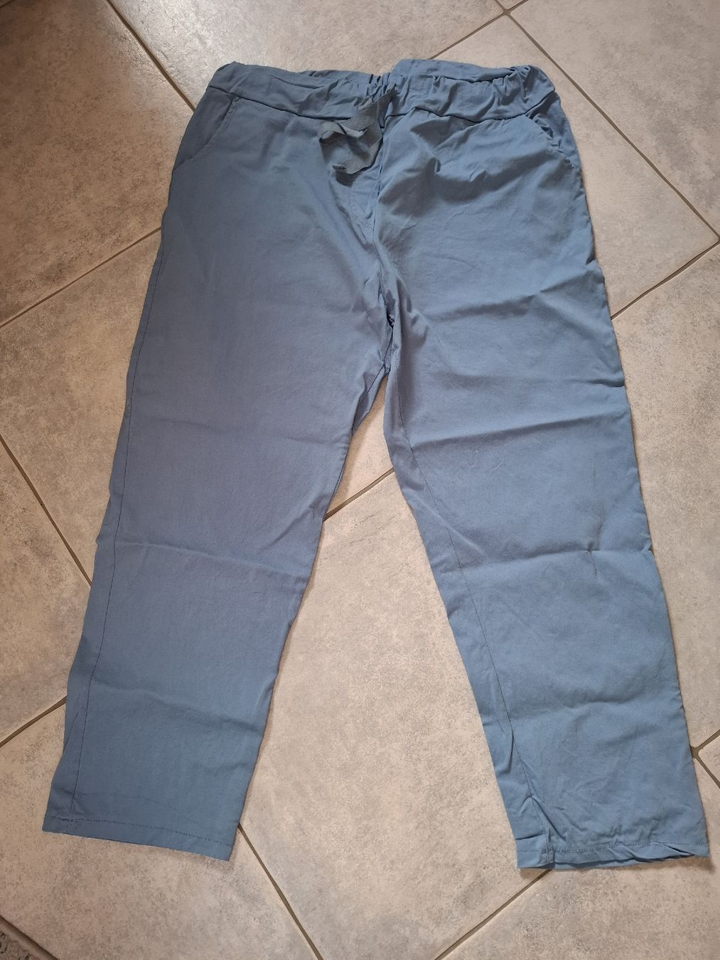Pantaloni: Coole Freizeithose Grösse 50 bis 54 elastisch blau – Usato da Wichtrach venduto da Beachcruiser_Hawaii