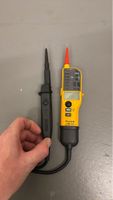 Fluke T150 VDE Spannungsprüfer - beschädigtes Gehäuse