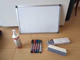Magnet-Whiteboard 44,5 x 30 cm + Stifte, Löscher, Spray