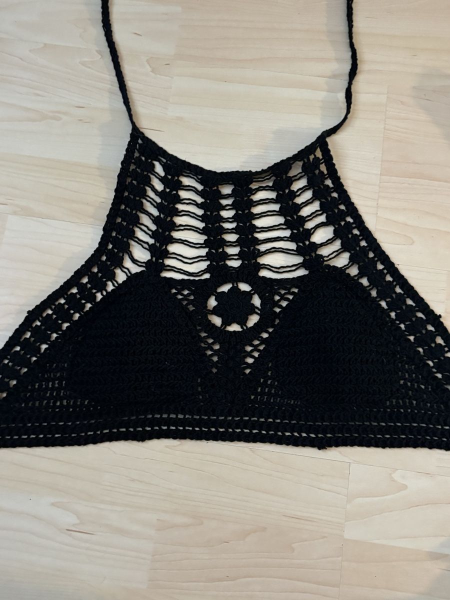 H&M Top: Halter top – Nuovo (secondo la descrizione) da Büren an der Aare venduto da zoe_bx5b 1